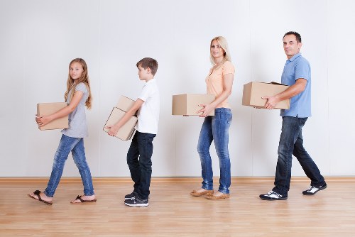 Local moving van planning around Belvedere streets and access
